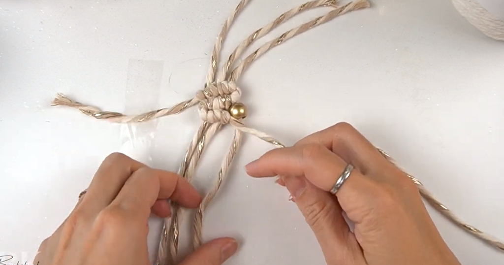 Bochiknot macrame Christmas wreath ornament with beads pattern DIY