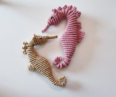 Bochiknot macrame animals