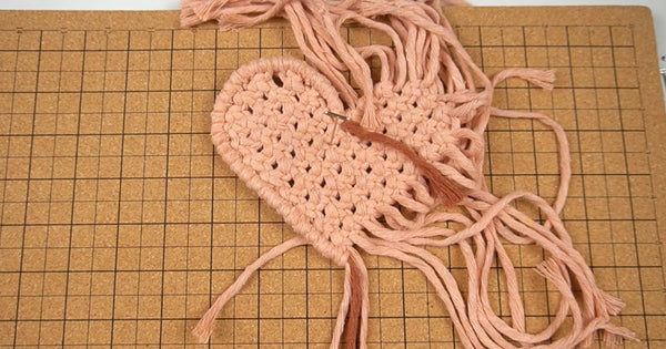 Bochiknot Macrame Heart-shaped coaster pattern DIY step by step tutorial for beginners