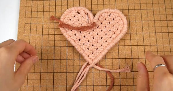 Bochiknot Macrame Heart-shaped coaster pattern DIY step by step tutorial for beginners