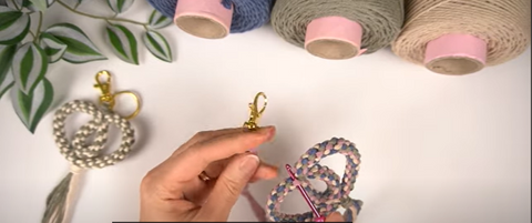 macrame keychain diy keychains simple heart pattern crown knot how to make step-by-step Youtube easy beginners cord tutorial rope