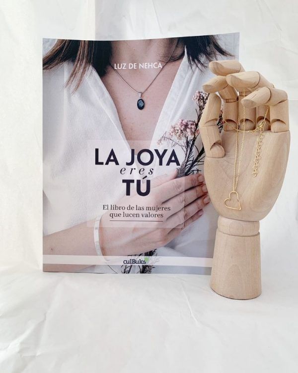 Libro-y-Joya-Corazón