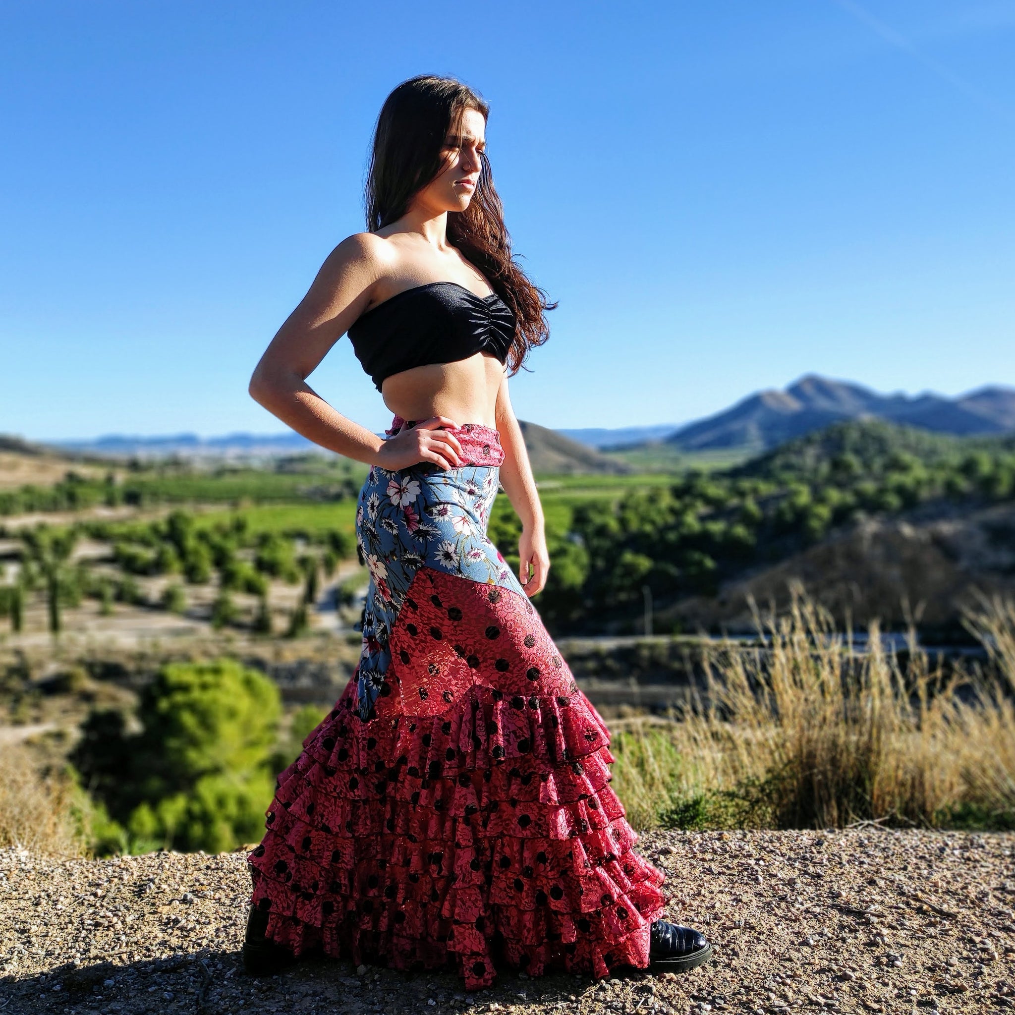 Falda Flamenca elástica con encaje estampado y 7 volantes. – D'Flores España