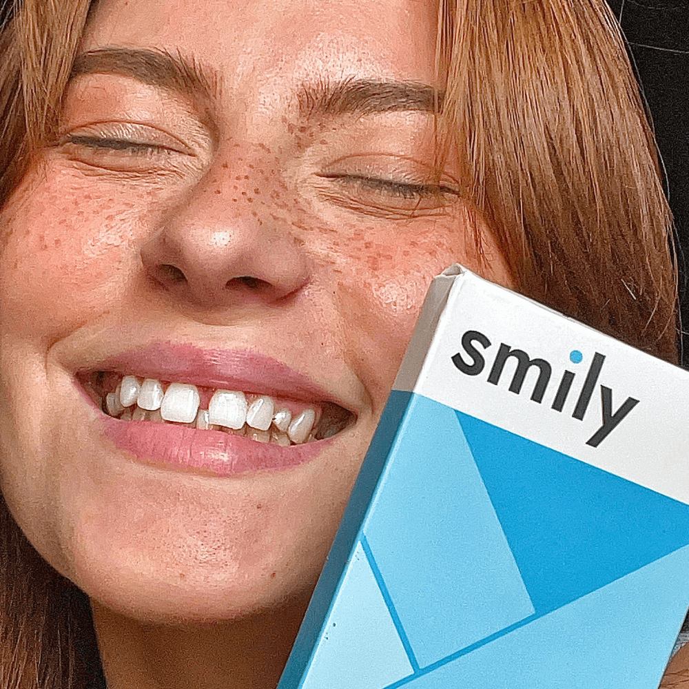 Smily Teeth Easy and Efficient Whitening Strips, picture of one of our users