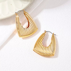 18K Gold-Plated Alloy Ribbed Triangular Hoop Earrings - Finest Runway