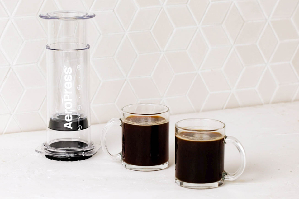 AeroPress Clear Xl with 2 coffee cups