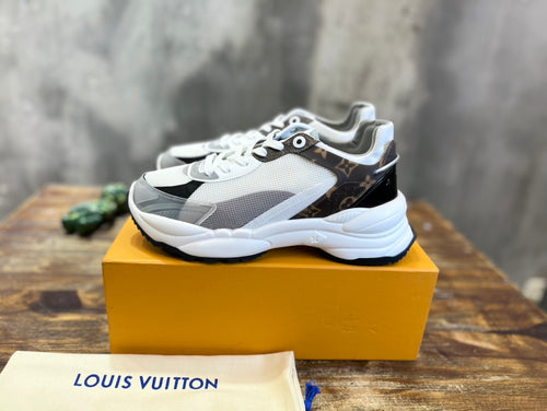 Louis Vuitton Run 55 Sneaker BLACK. Size 34.0