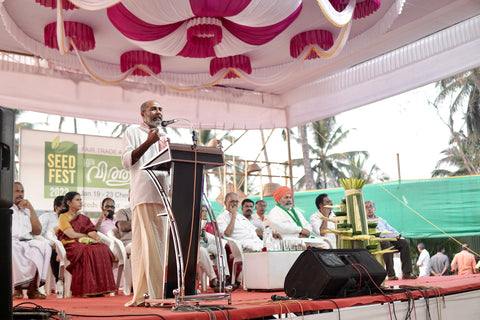 TOMY DELIVERS HIS WELCOME SPEECH AT THE FESTIVAL INAUGURATION