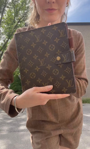 Louis Vuitton ring agenda cover