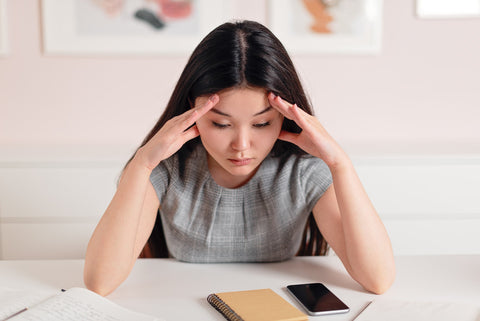 Sakit kepala adalah salah satu keluhan yang sering dialami oleh banyak orang. Namun, tahukah kamu bahwa ada berbagai jenis sakit kepala yang dapat terjadi?