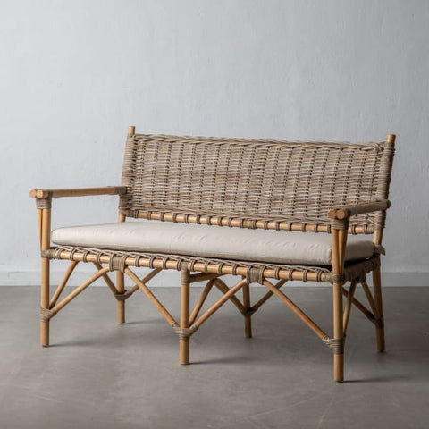 Trendy rattan bench