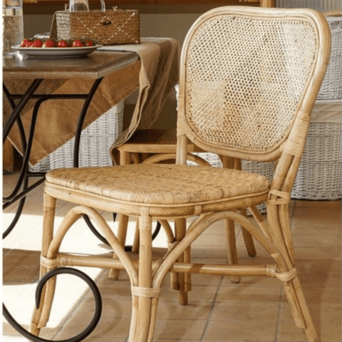 Chaise en cannage de rotin tendance