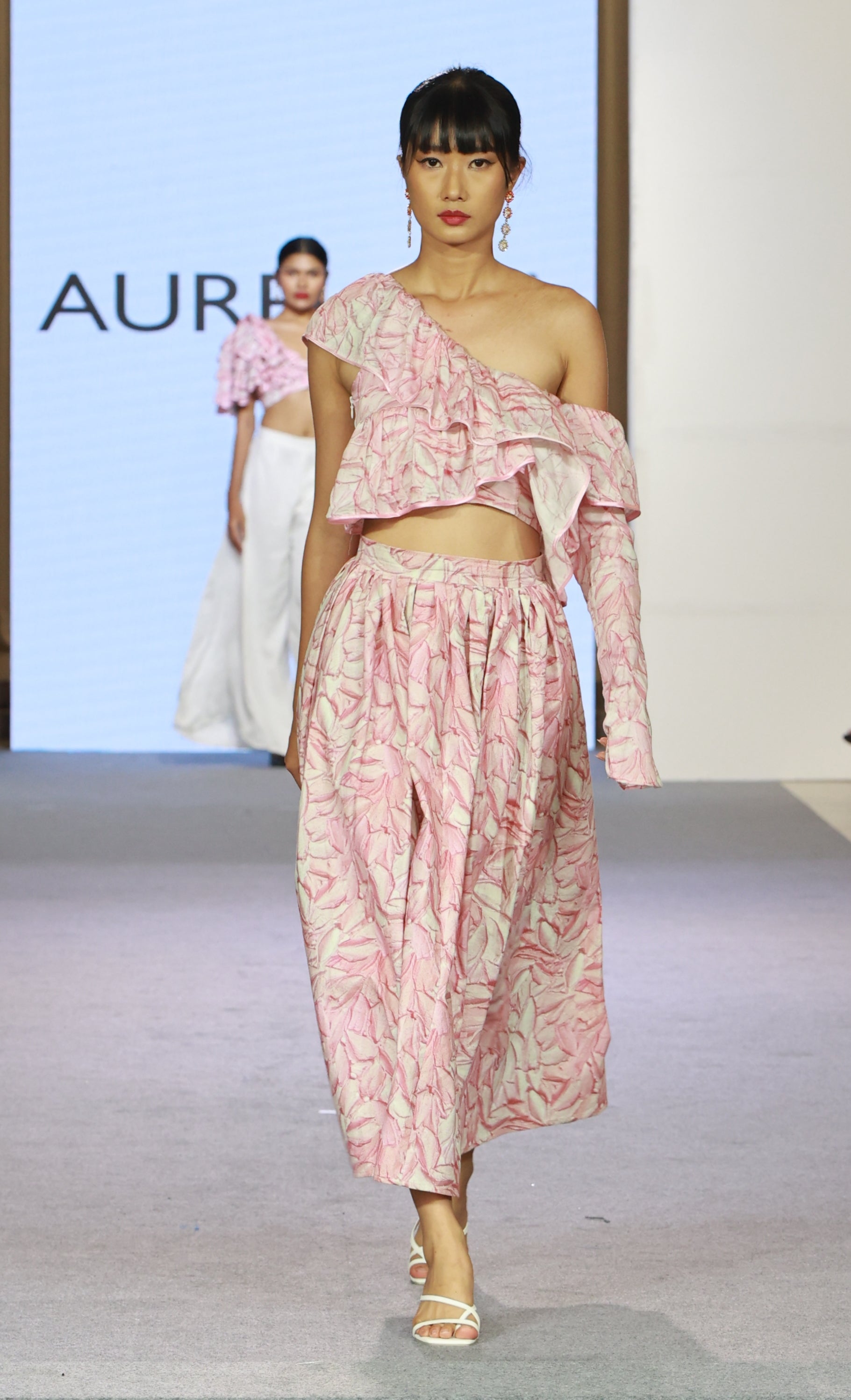 AUREI LÚA Look 1; Thailand Fashion Week 2022