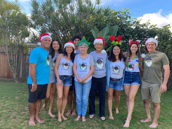 Global Village Kailua Aloha Kalikimaka group shot