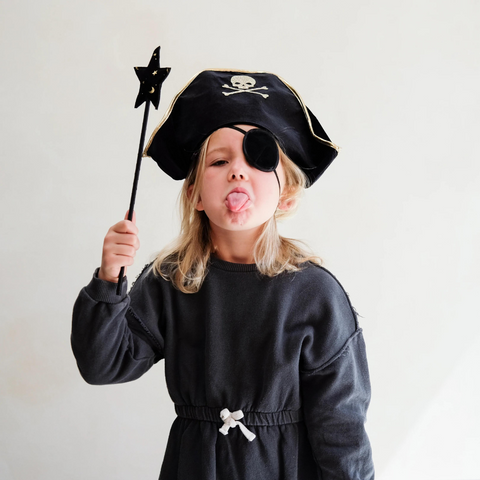 pirate dressing up kids