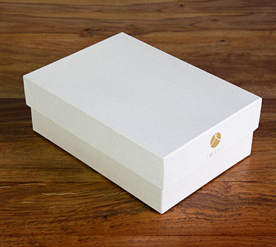 Packaging materials and gift boxes are made from used and recycled paper.