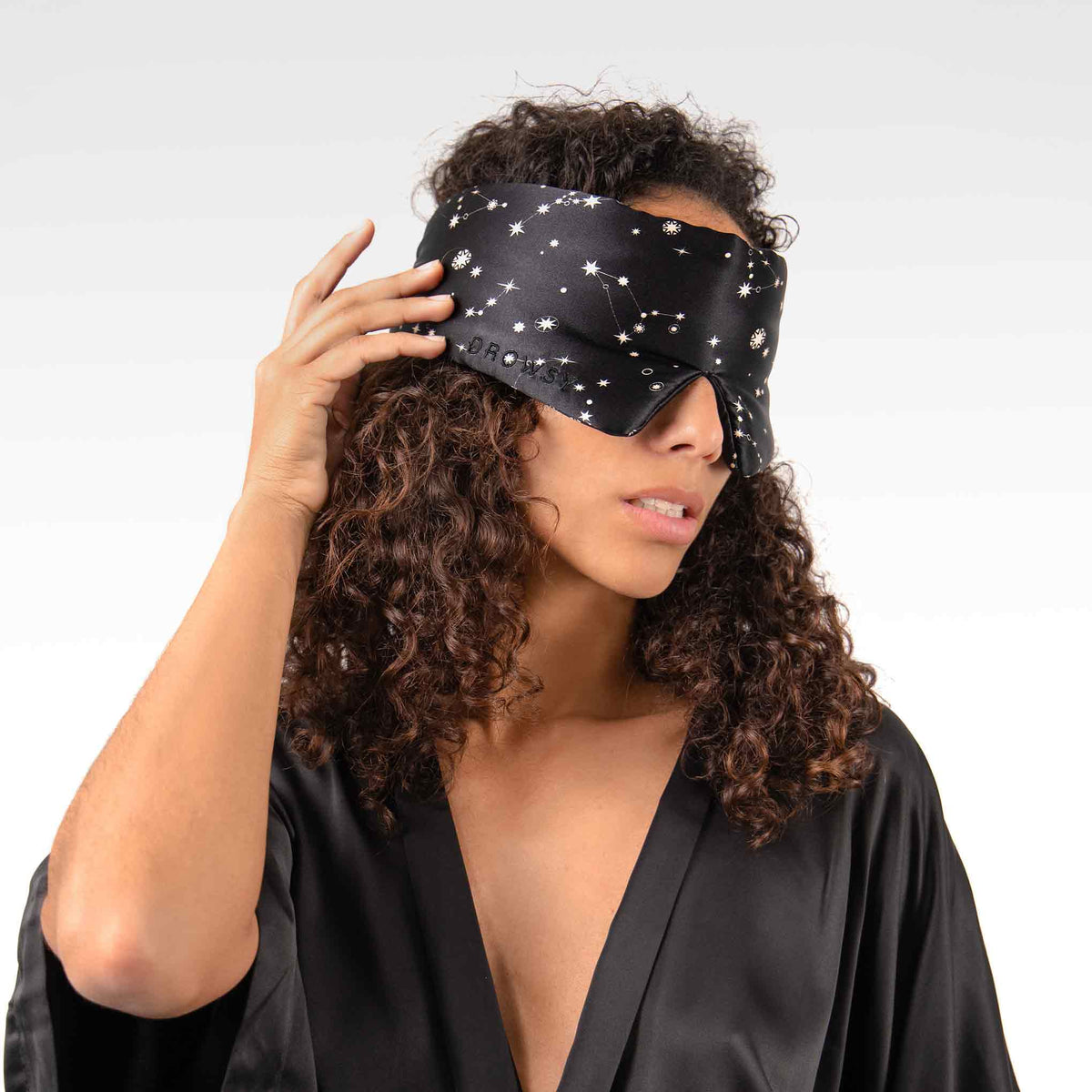 Drowsy-Sleep-Co-Starry-Eyed-Silk-Sleep-Mask-model-quality.jpg__PID:2699b533-ef35-4356-ac84-7dff7c81e05d