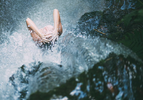 Water splashing down