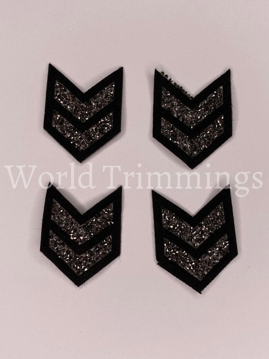 Crown Patch Iron on Patch Embroidery Rhinestones Applique Decoration DIY Clothing Accessory, Size: 4.72 x 3.15 x 0.39