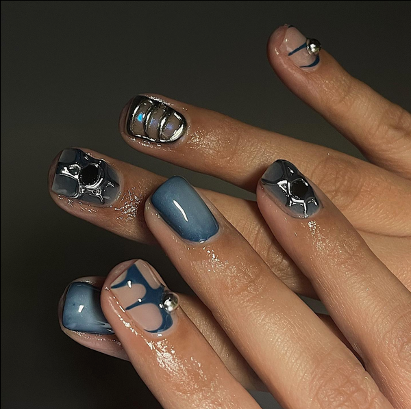 Squoval (square/oval) shaped nail with beautiful unique short nail art design | @myprettyset on Instagram