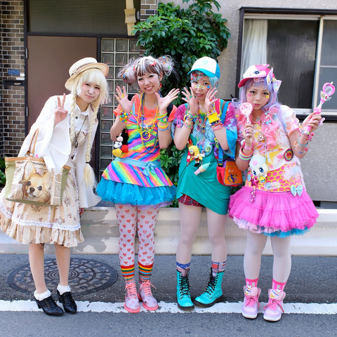 4 girls dressed in Kawaii fashion in Japan