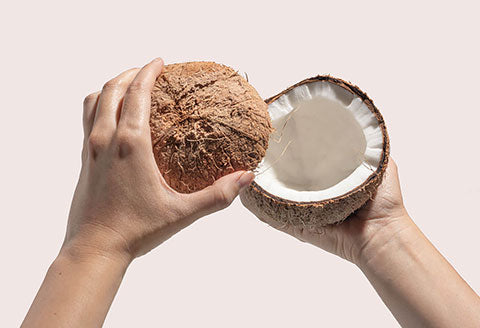 HOW DOES COCONUT NOURISH SKIN<