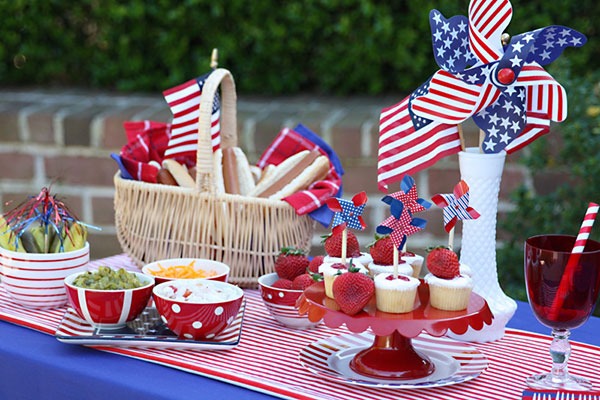 How To Decorate Outdoor Space on Memorial Day