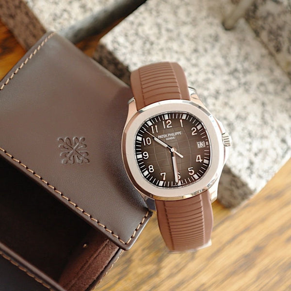 Patek philippe aquanaut leather on sale strap