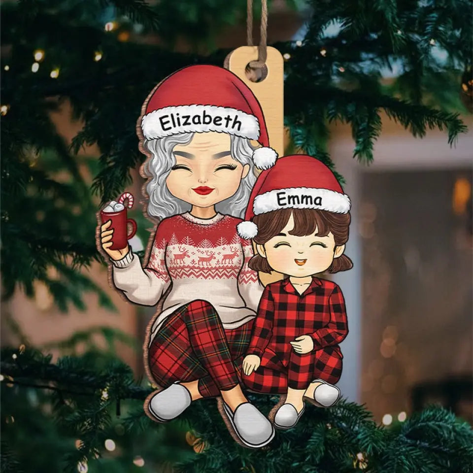 In Time Of Test, Family Is The Best - Family Personalized Custom Ornament - Wood Custom Shaped - Christmas Gift For Grandma