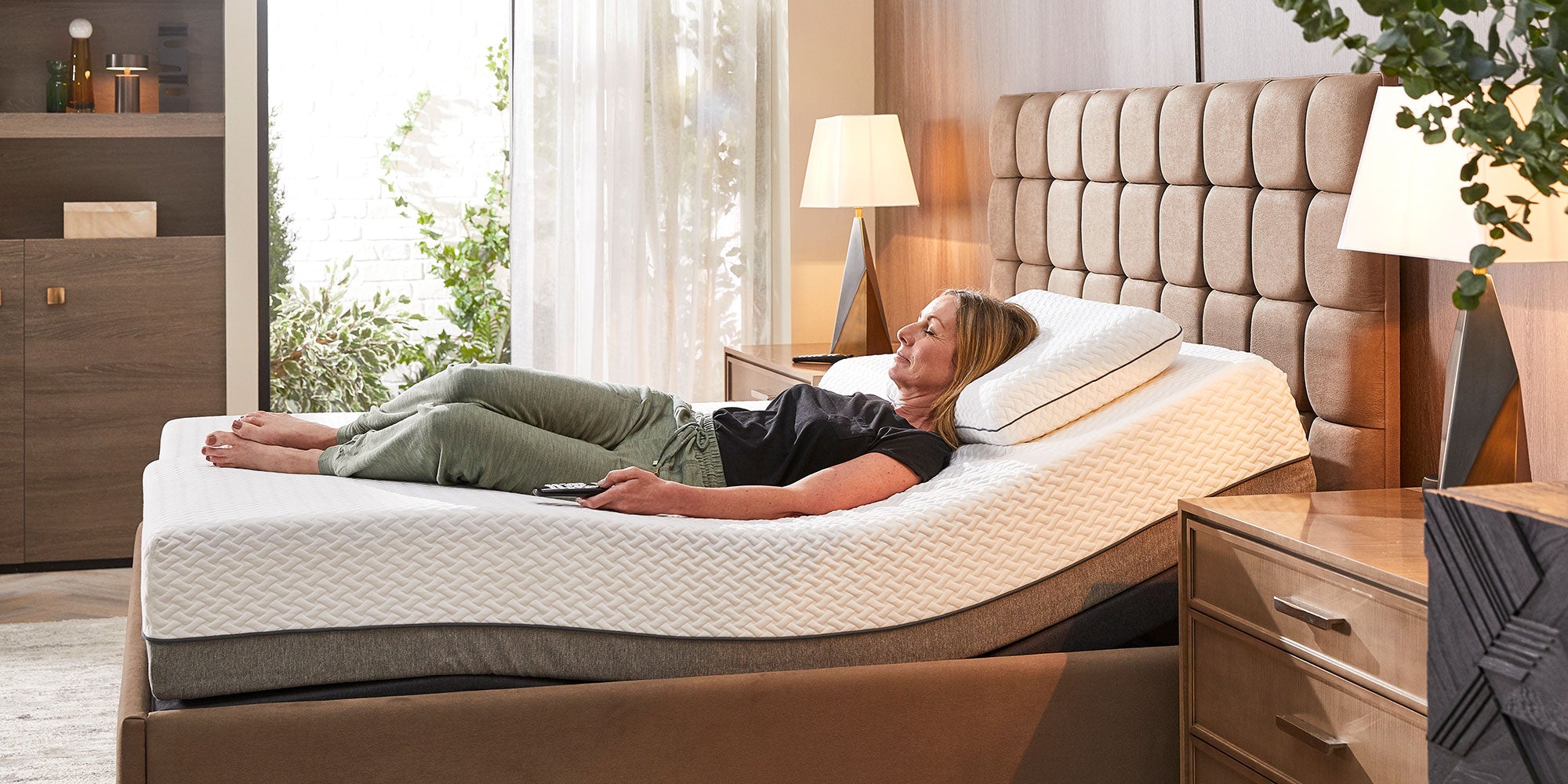 woman-adjustable-bed-hugel