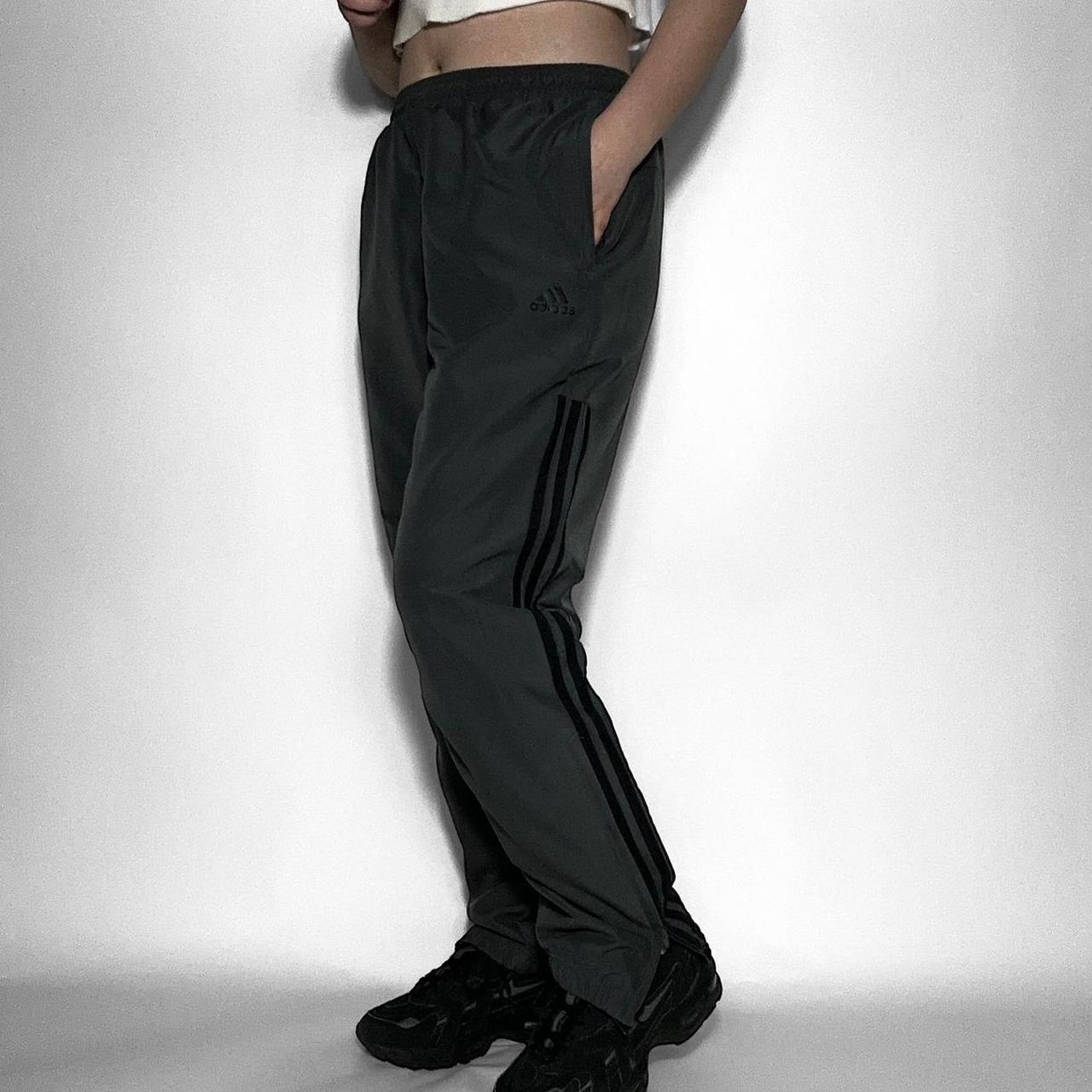 Adidas vintage 90s high waisted baggy track pants