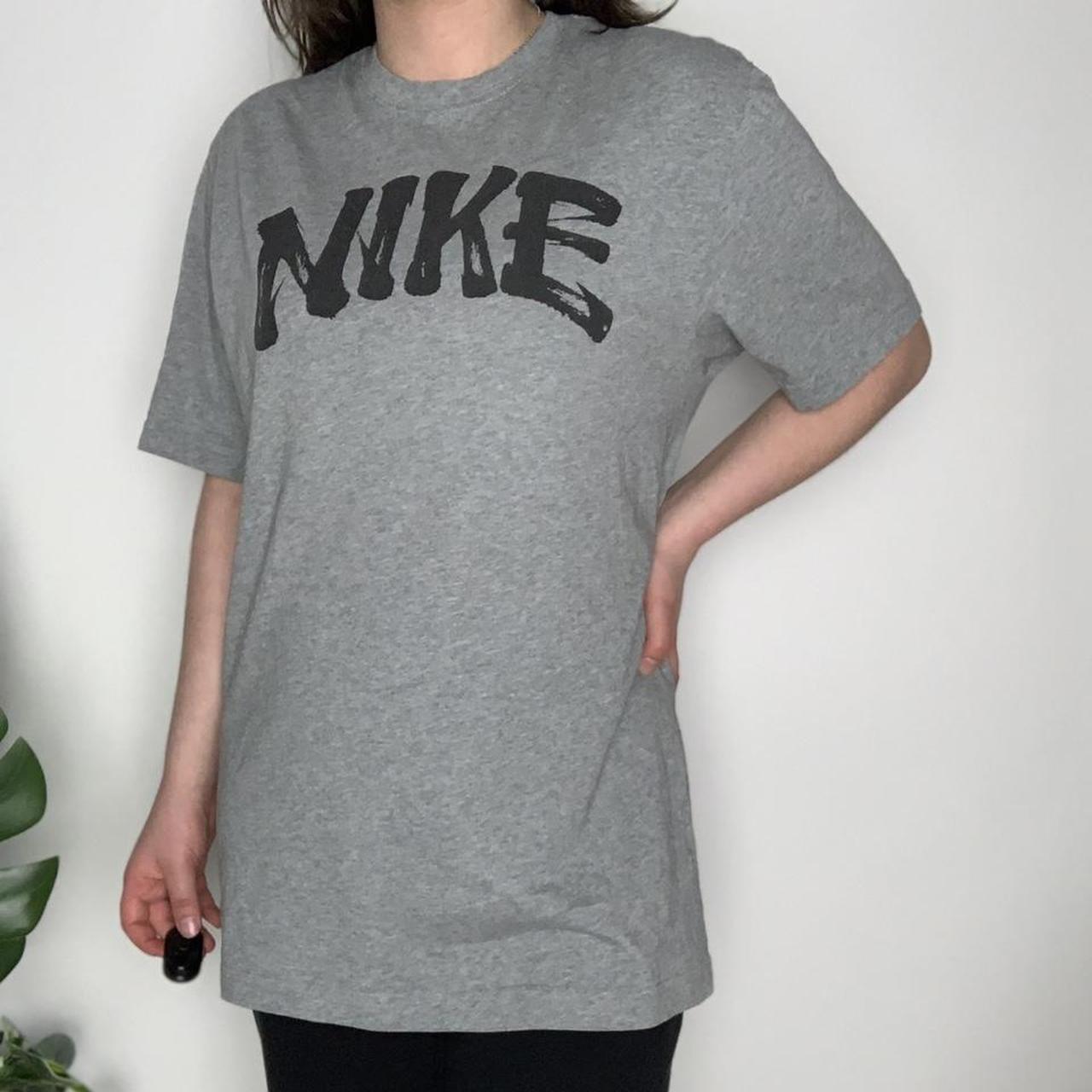 Vintage Y2K Nike Big Swoosh Graphic T-Shirt / 00s / Vintage