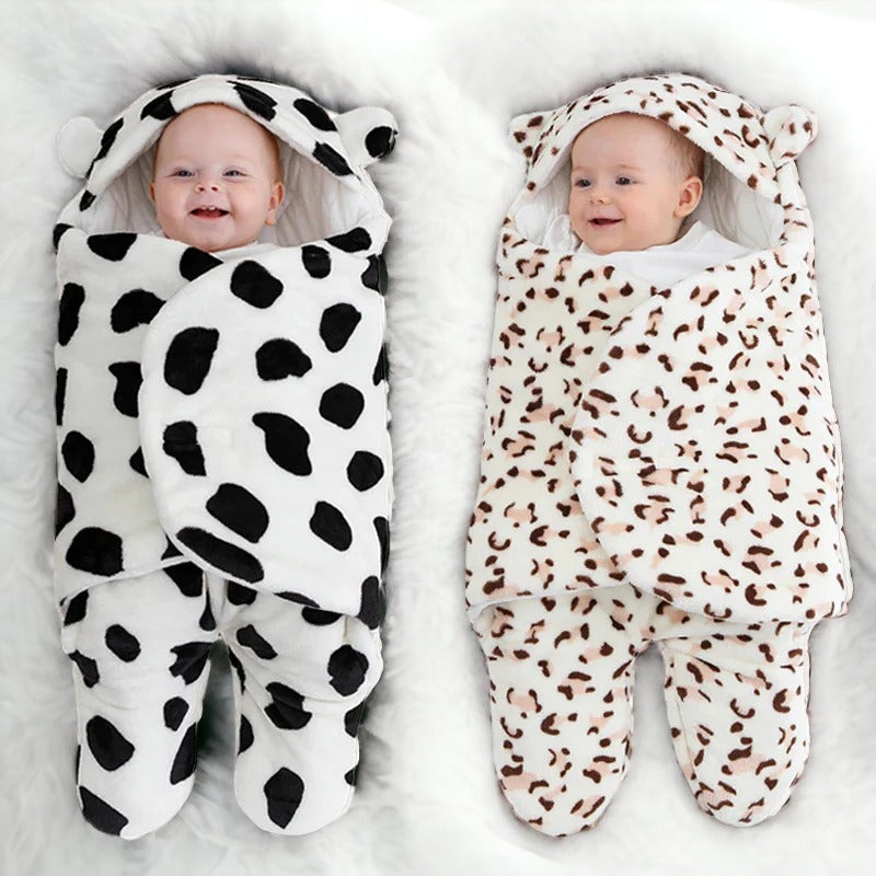 Sleeping bag with feet for baby ideal for winter. Vichy beige