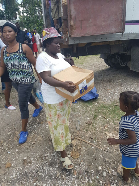 Aide à la population de Sikrye à Saint-Louis du Sud après le passage du cyclone Matthew-08