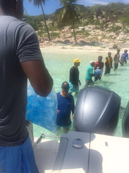 Aide à la population de Grand-Bain, île de la Gonâve après le passage du cyclone Matthew