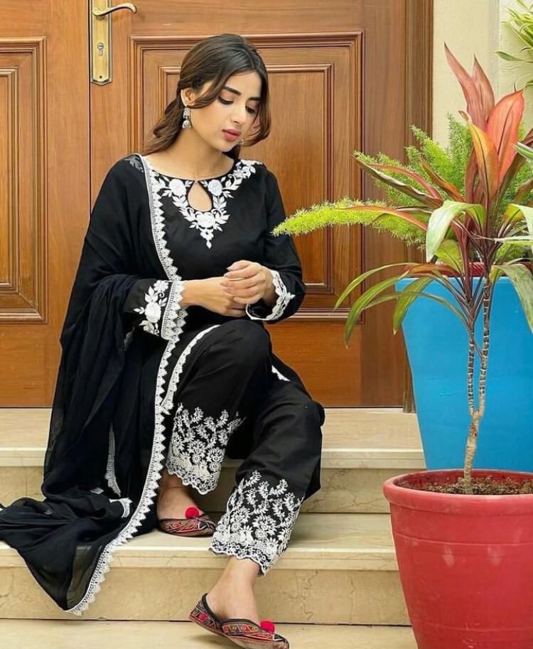simple black suit with dupatta contrast for girls | Black salwar kameez |  salwar suit | punjabi suit - YouTube