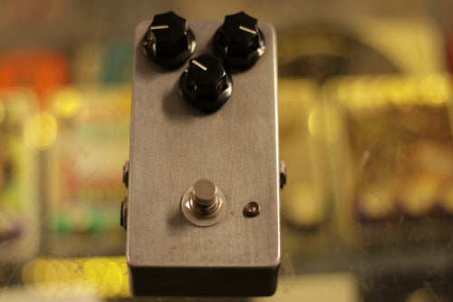 HANDMADE RED LLAMA CLONE – Upwey Music