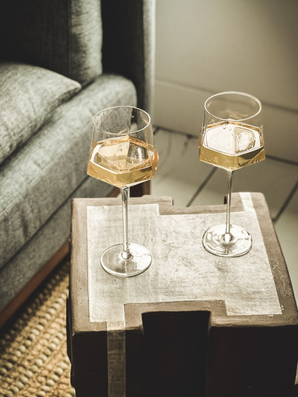 Floating Wine Glasses Set of 2 – Hither Lane