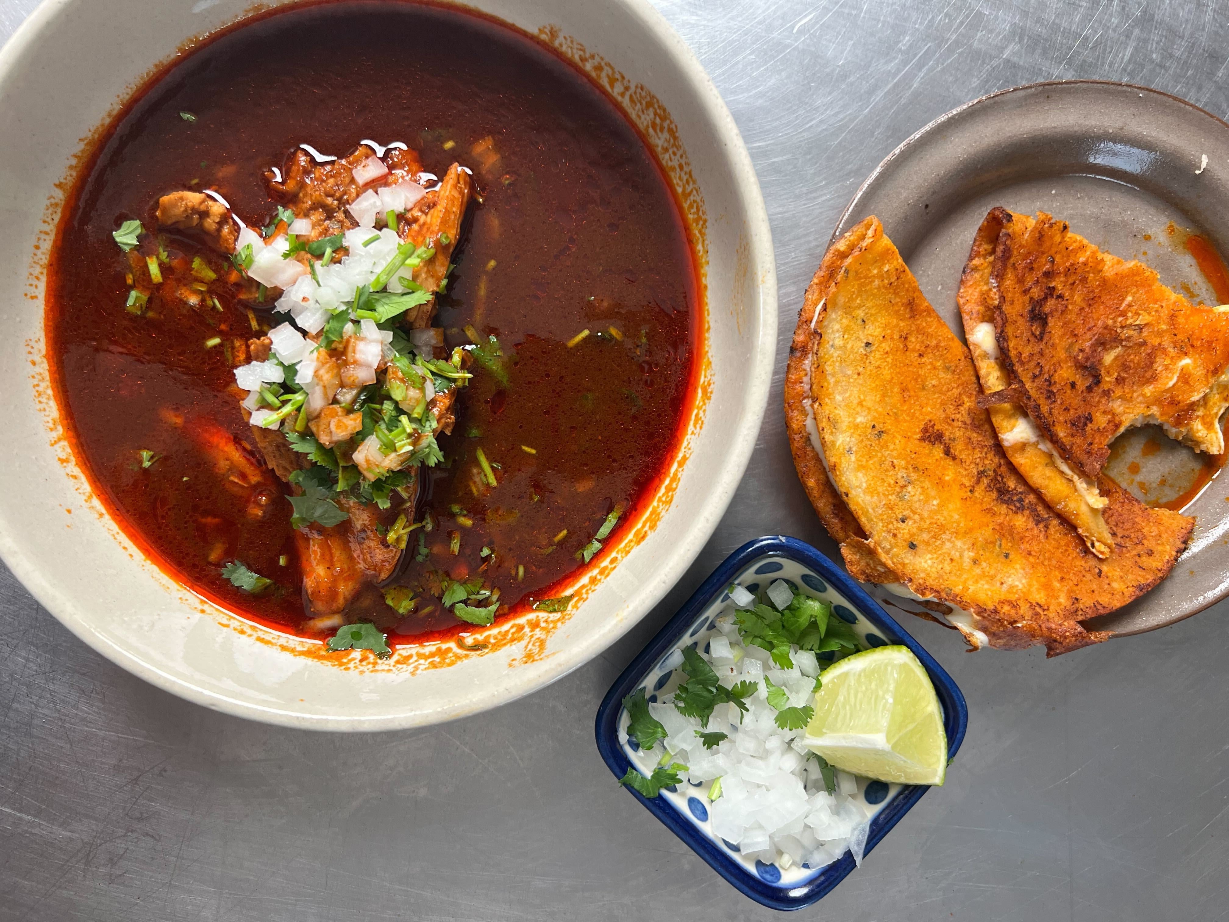 Tacos de Birria de Pavo y Quesabirria en una Olla - Masienda