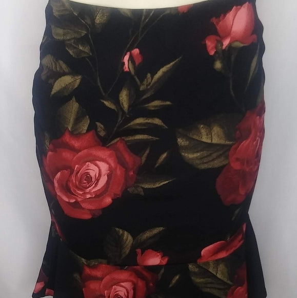Black pencil skirt with big flowers