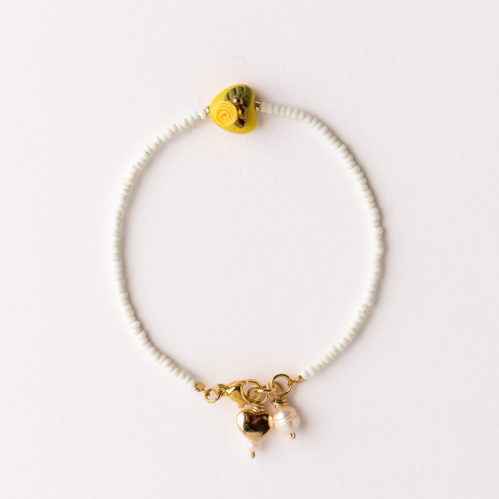 Pulsera Magnolia Corazón Amarillo con Flor Amarilla – Alma Mía