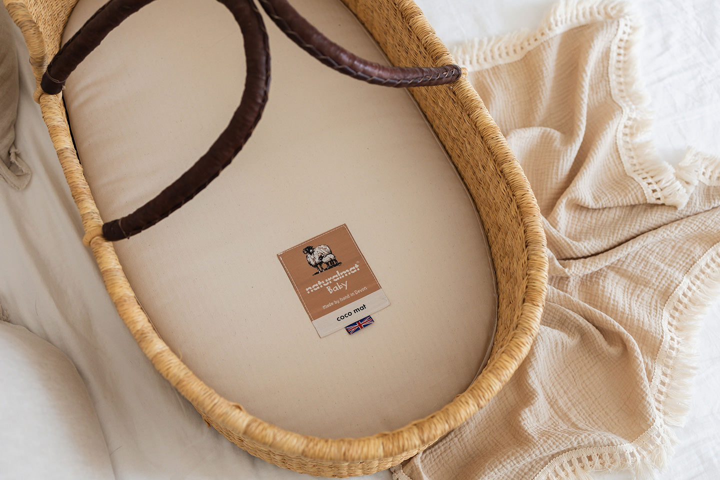 Moses Basket with Natural Coco Mattress