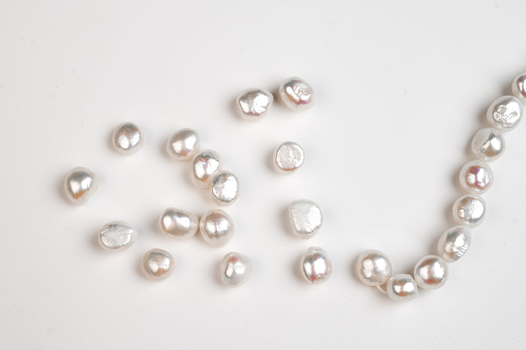 特殊な形とサイズの真珠