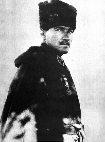 Black and white picture of Atatürk