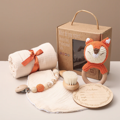 Judavry Cadeau Naissance Bébé, 7 pièces Coffret Naissance Fille, Trousse de  Toilette Coffrets Cadeaux, avec Bébé Naissance Hochets, Nouveau-nés  Serviette, Bavoirs, Brosse, Chaîne pour Sucette : : Bébé et  Puériculture