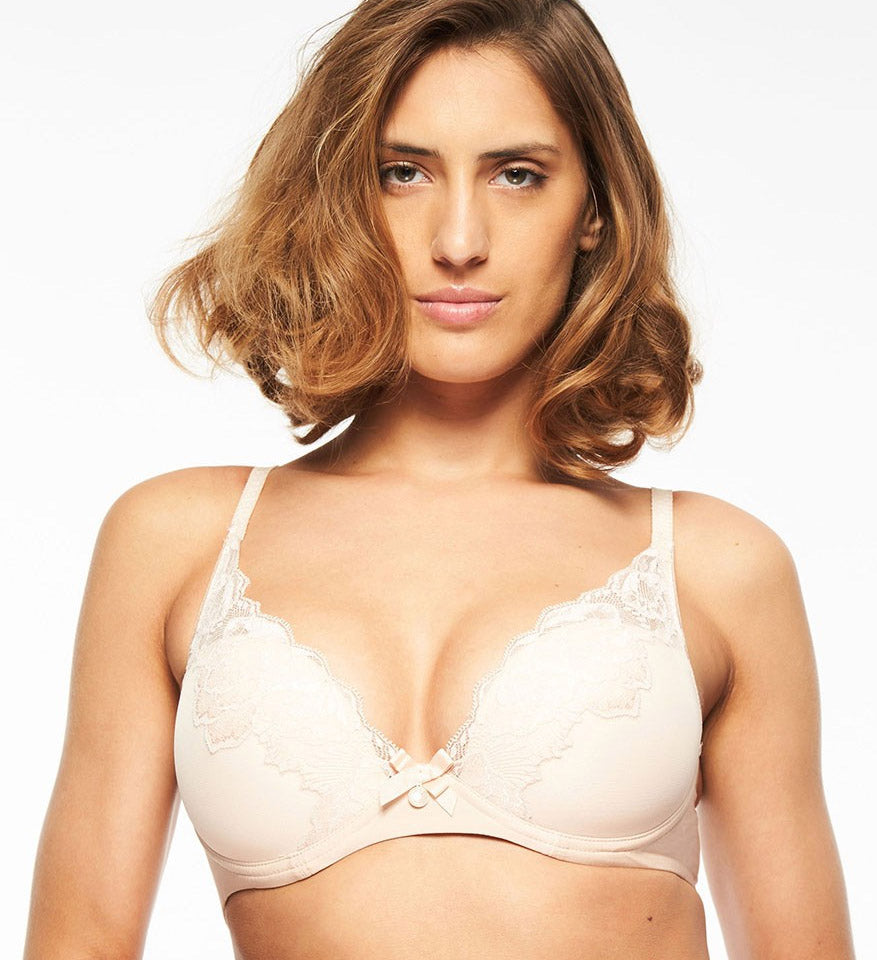 The Chantelle Orangerie is the perfect addition to your Spring wardrobe. Check out Orangerie's t-shirt bra and hipster bottoms, perfect for under thin fabrics.