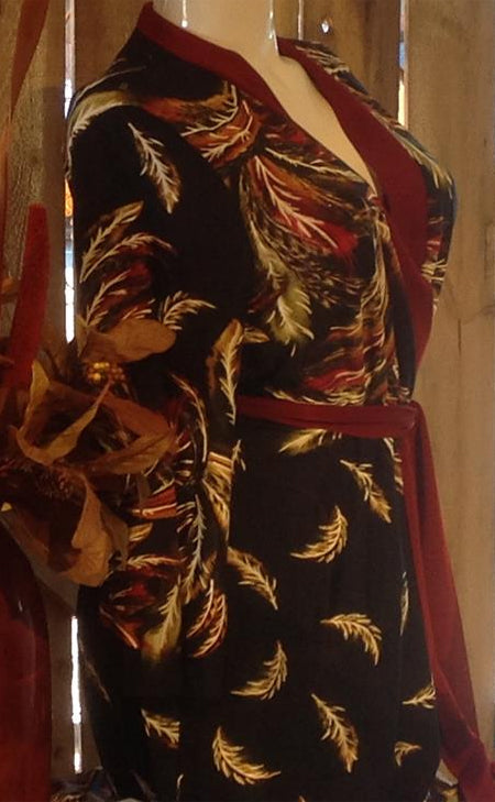 Do you love Diamond Tea robes? We definitely do. Check out this new Diamond Tea robe design called Feather. It's a wrap robe and perfect for travel.
