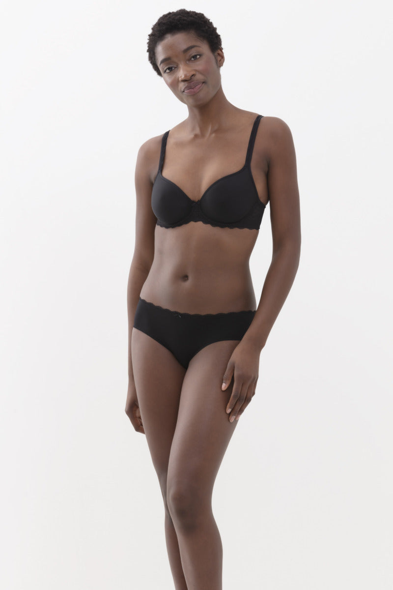 Deevaz Combo Of 2 Soft Spacer Cup Full Coverage Bra In Nude & Black Colour.