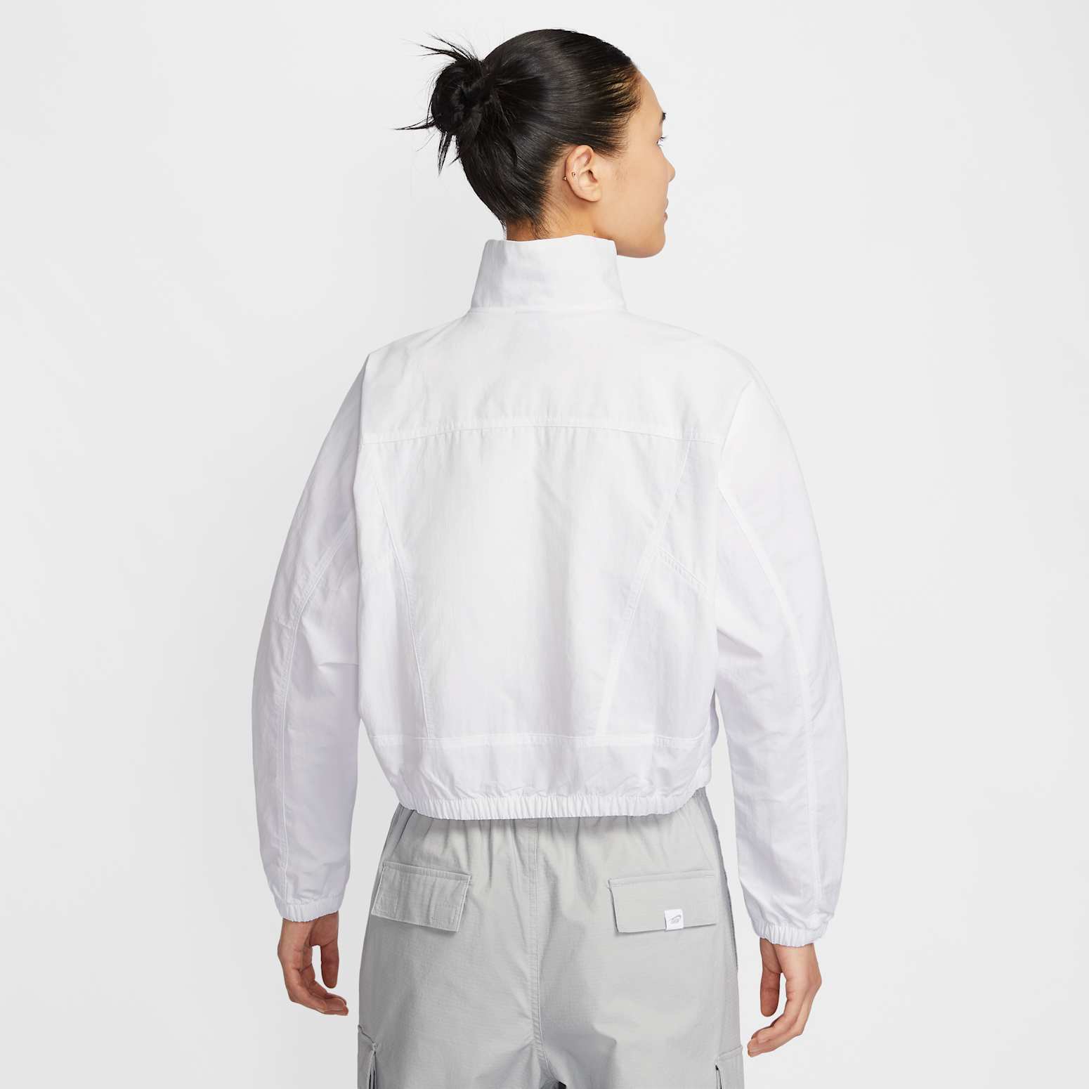 Nike (wmns) Windrunner Loose Uv Woven Full-zip Jacket Asia Sizing 'white Black'