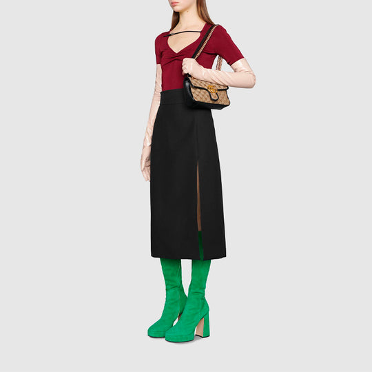 スカート GUCCI FW23 Black satin skirt (764473ZHS84 1000) Gucci High Waisted Black Vinyl Midi Skirt - Runway Catalog